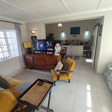 Paradise In The City - Cottage One Порт Елизабет Екстериор снимка
